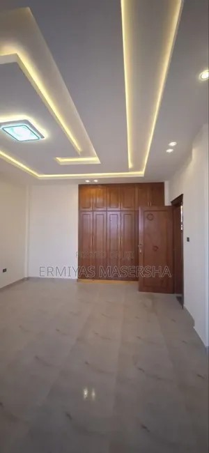 Furnished 8bdrm Penthouse in Yeka for sale