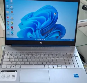 Photo - New Laptop HP 8GB Intel Core I3 SSD 512GB