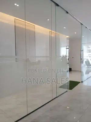 ቦሌ ላይ የንግድ ሱቅ እየሸጥን እንገኛለን