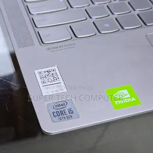 New Laptop Lenovo Yoga 700 8GB Intel Core I5 SSD 512GB