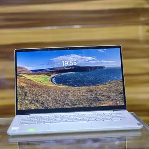 New Laptop Lenovo Yoga 700 8GB Intel Core I5 SSD 512GB