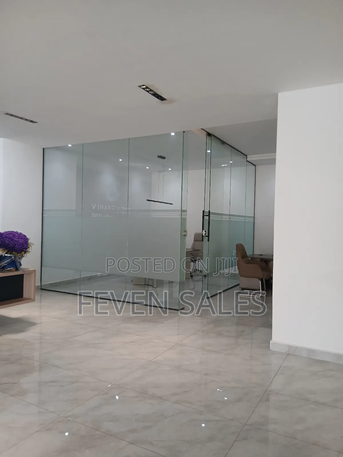 ቦሌ ላይ የንግድ ሱቅ እየሸጥን እንገኛለን