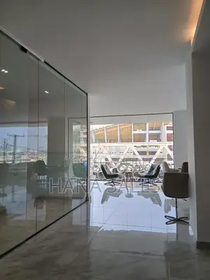 ቦሌ ላይ የንግድ ሱቅ እየሸጥን እንገኛለን