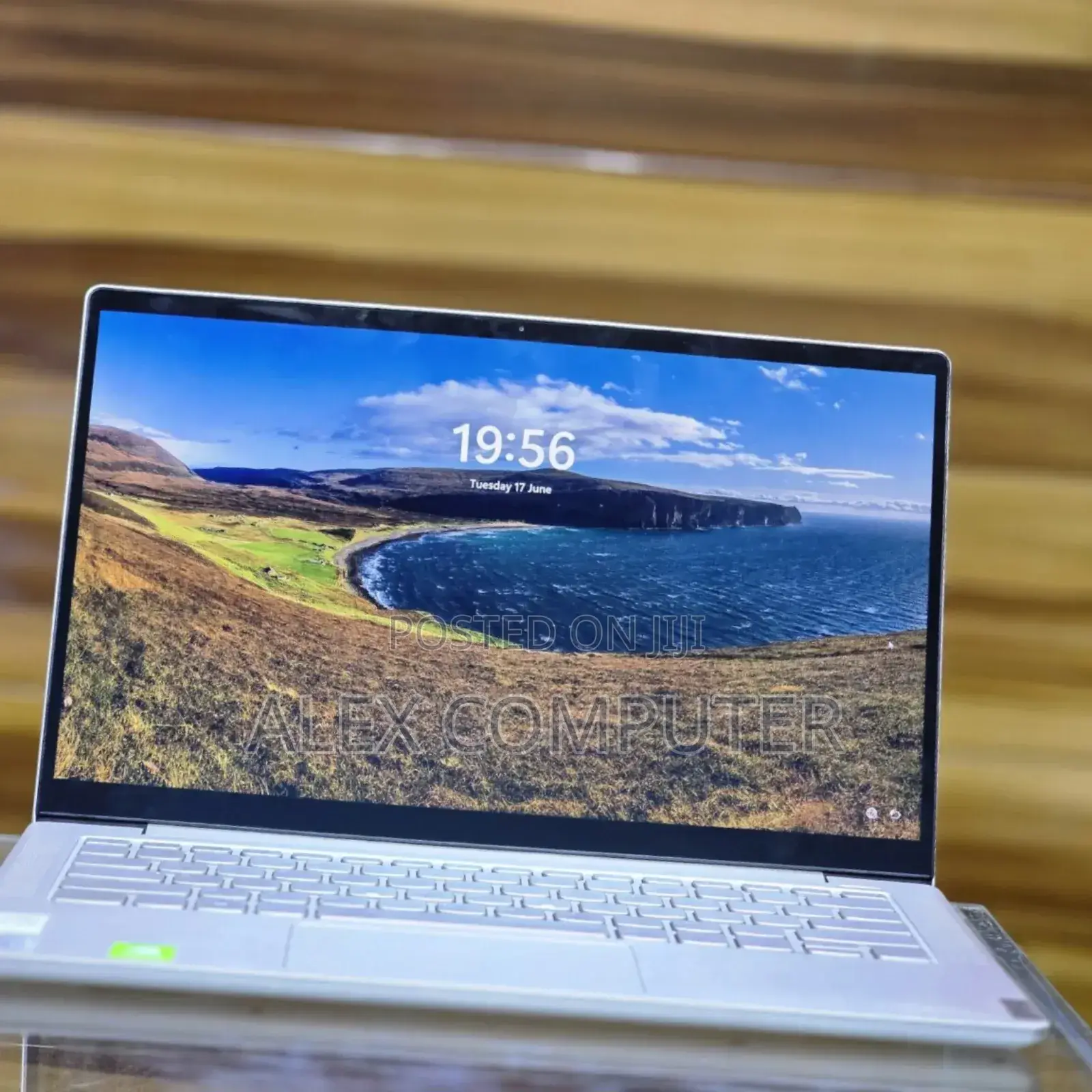 New Laptop Lenovo Yoga C740 8GB Intel Core I5 SSD 512GB