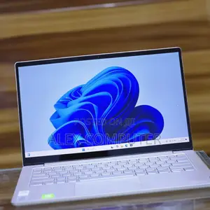 New Laptop Lenovo Yoga C740 8GB Intel Core I5 SSD 512GB