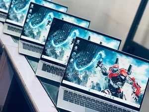 New Laptop HP EliteBook X GB Intel Core I7 SSD 1T