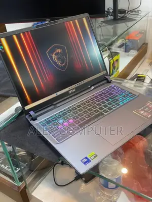 New Laptop MSI Vector 17 HX AI A2XWJG 16GB Intel Core Ultra 7 SSD 1T