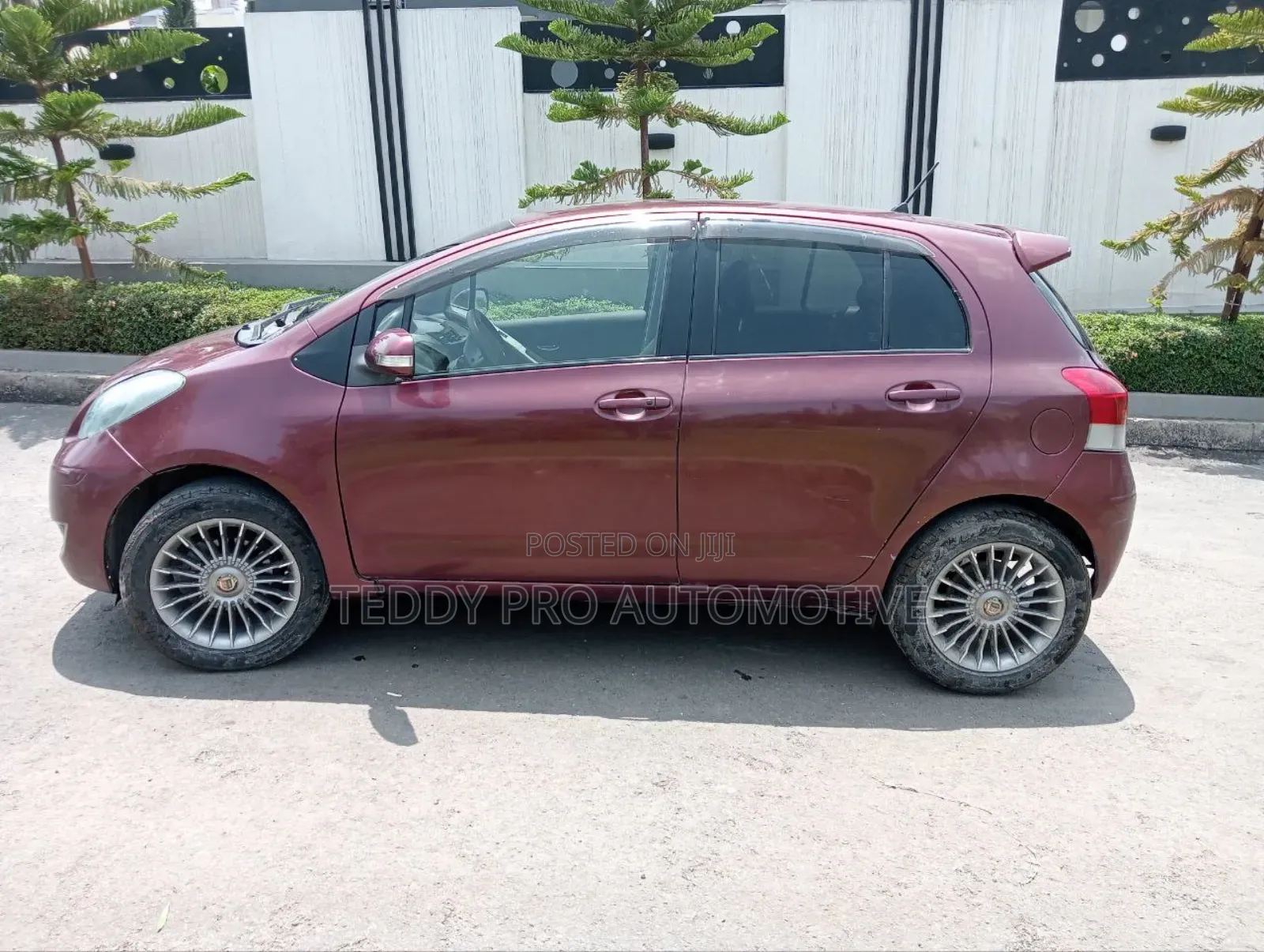 Toyota Yaris 2010 Silver