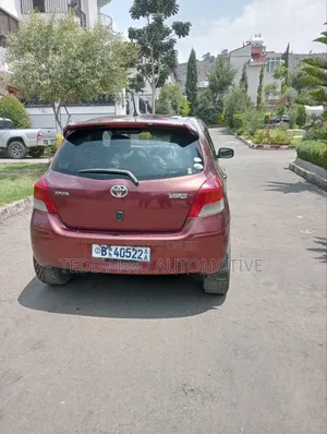 Toyota Yaris 2010 Silver