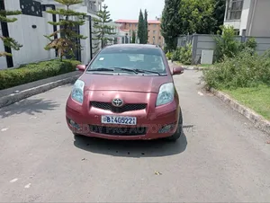 Toyota Yaris 2010 Silver