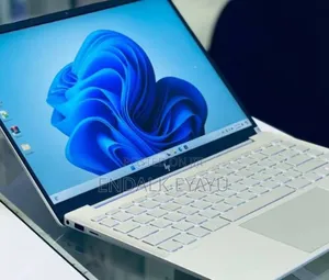 Photo - New Laptop HP 16GB Intel Core I5 SSD 512GB