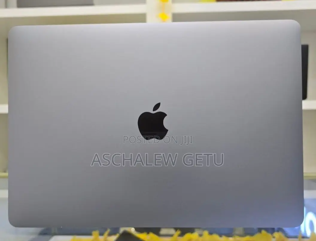 New Laptop Apple MacBook Pro 2020 8GB Apple M1 SSD 256GB