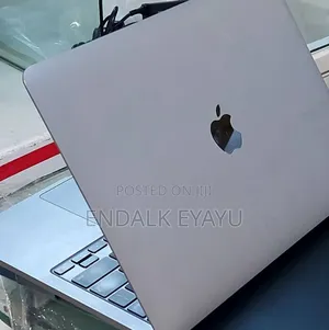 New Laptop 8GB Apple M2 SSD 256GB