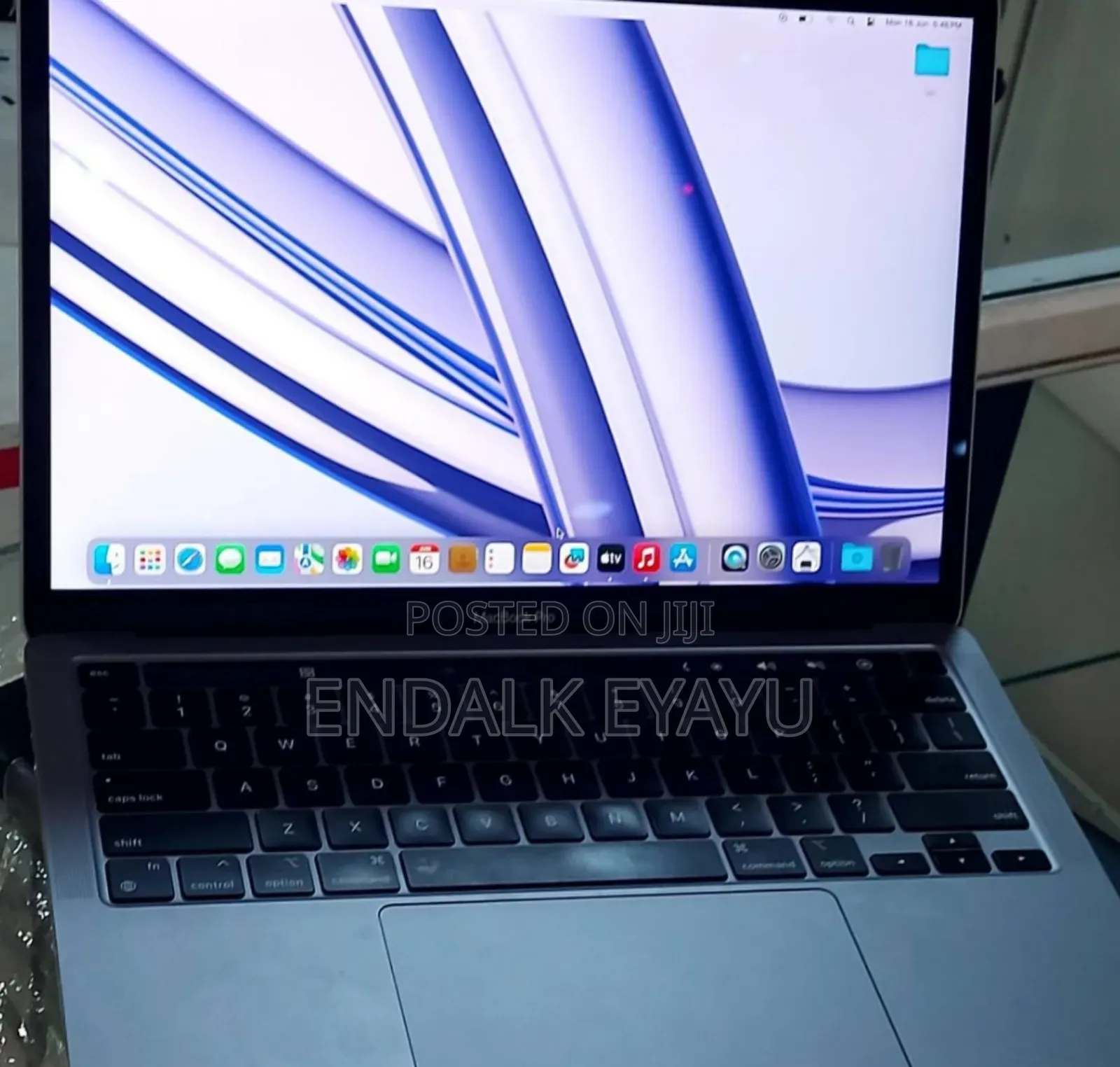 New Laptop 8GB Apple M2 SSD 256GB