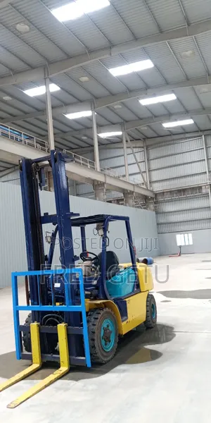 Photo - Forklift ፎርክሊፍት