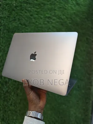 New Laptop Apple MacBook Pro M1 8GB Apple M1 SSD 256GB