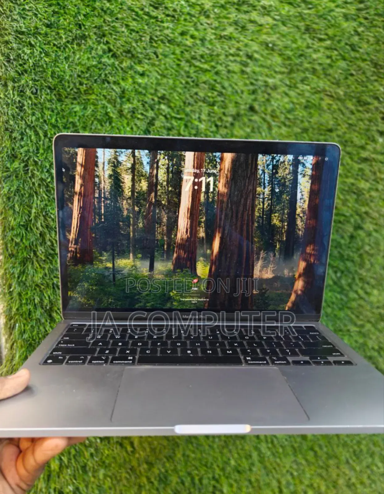 New Laptop Apple MacBook Pro M1 8GB Apple M1 SSD 256GB