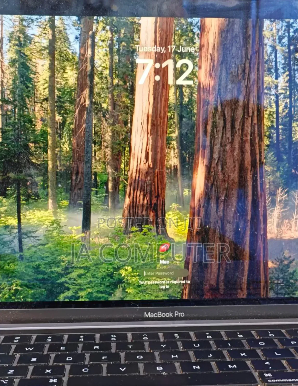 New Laptop Apple MacBook Pro M1 8GB Apple M1 SSD 256GB