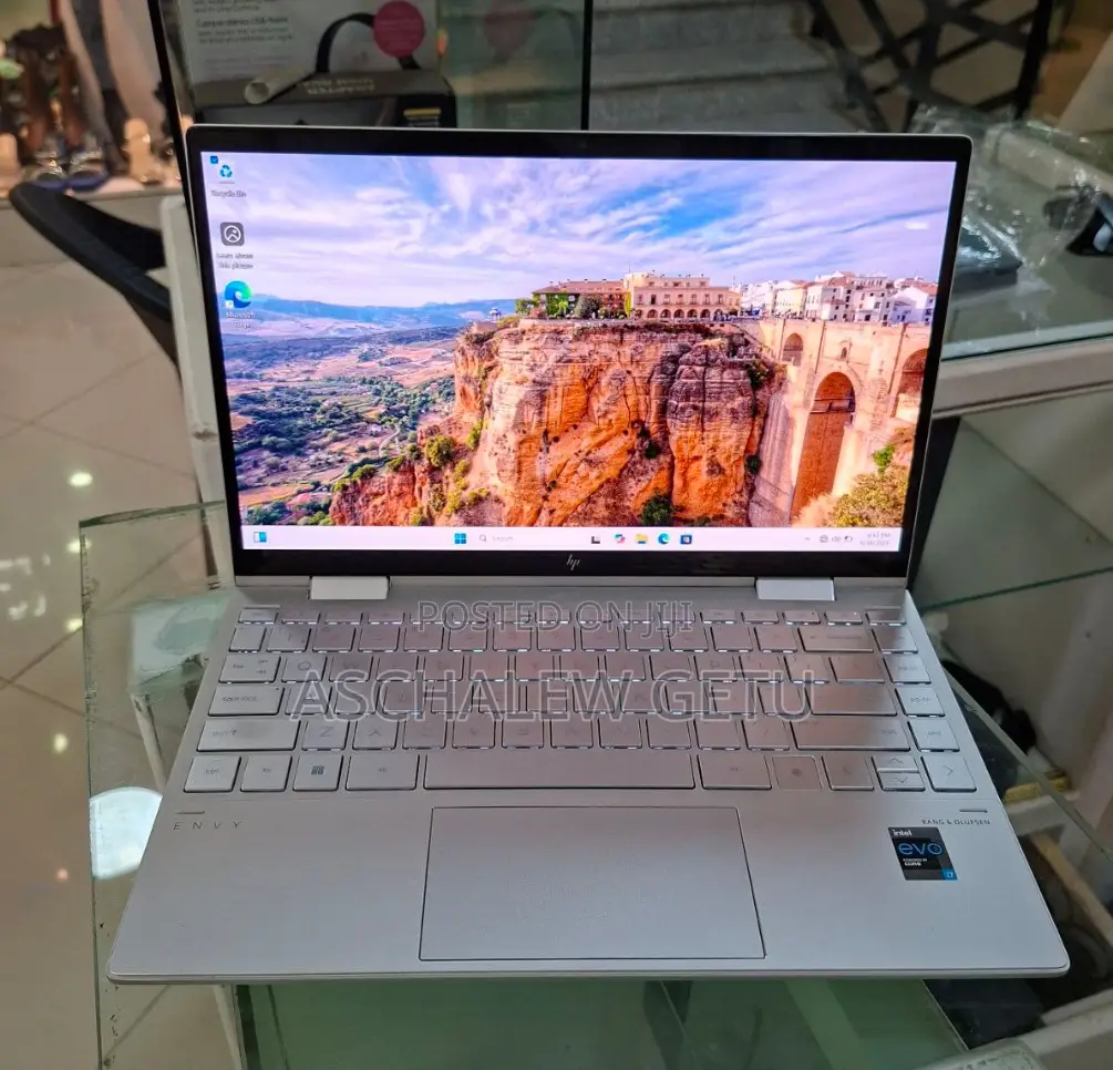 New Laptop HP Envy X360 16GB Intel Core I7 SSD 1T