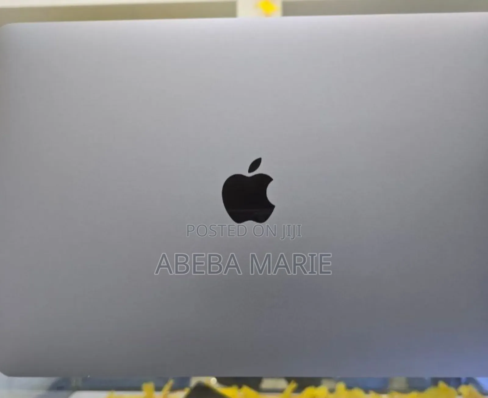 New Laptop Apple MacBook Pro 2020 M1 8GB Apple M1 Pro SSD 256GB