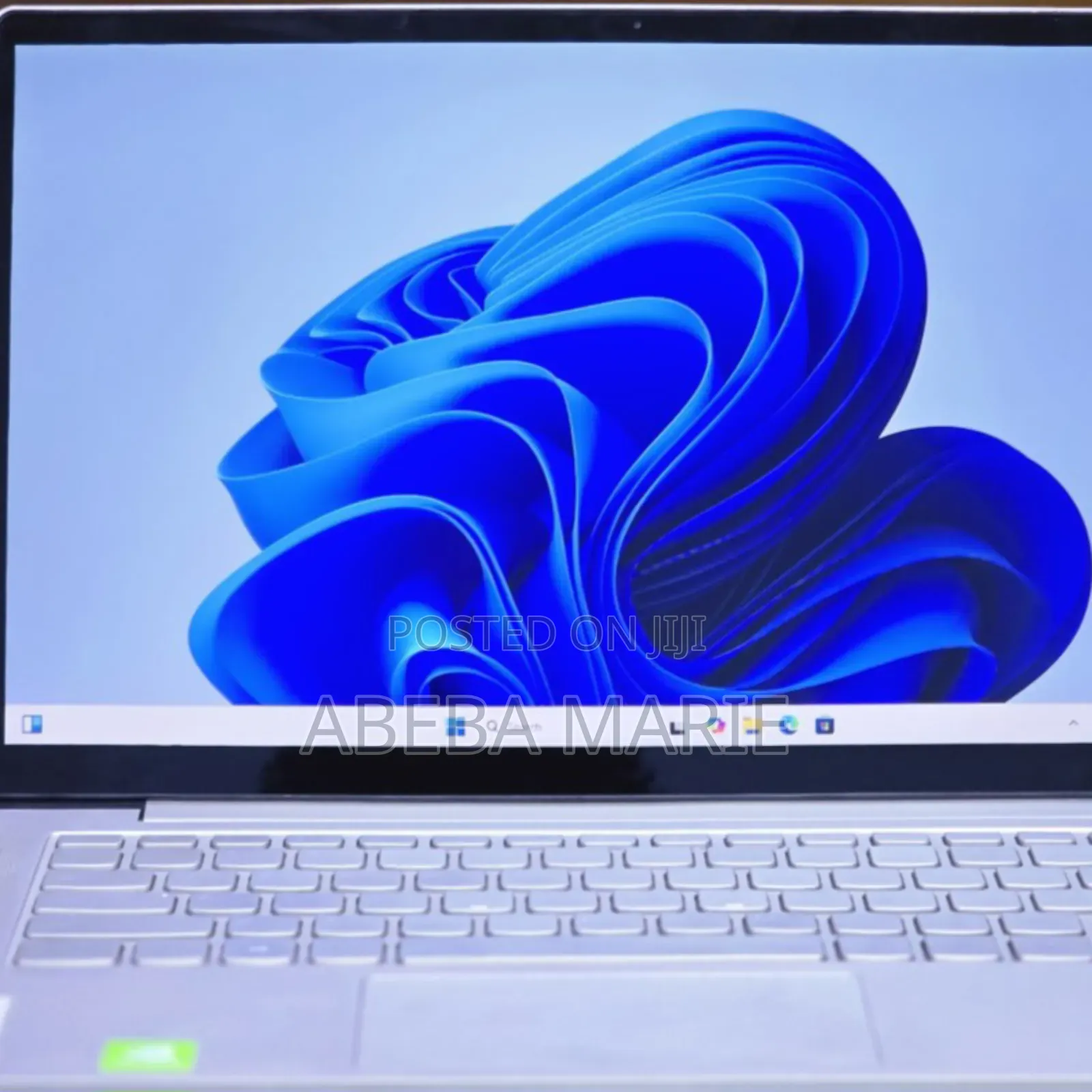 New Laptop Lenovo Yoga 7i 8GB Intel Core I5 SSD 512GB