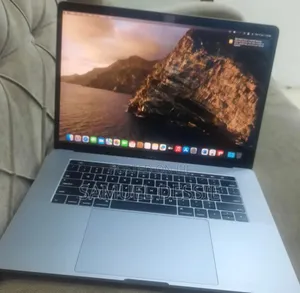 New Laptop Apple MacBook Pro 2017 16GB Intel Core I7 SSD 512GB