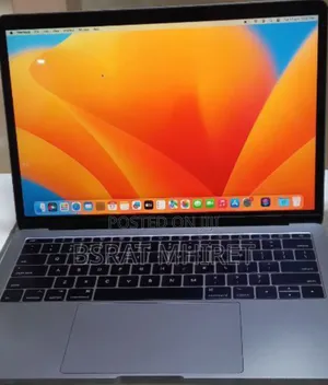 New Laptop Apple MacBook Pro 2017 16GB Intel Core I5 SSD 512GB