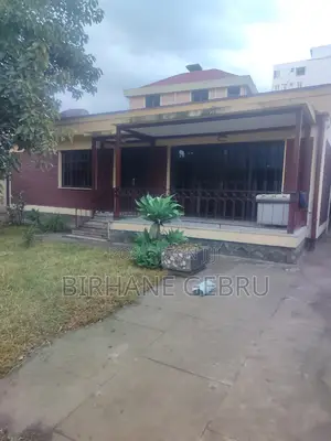 5bdrm Villa in Villa House, Bole for rent