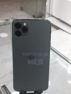 Photo - Apple iPhone 11 Pro Max 256 GB Blue