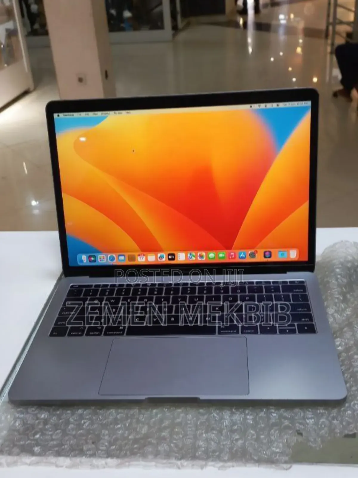 New Laptop Apple MacBook Pro 2017 16GB Intel Core I5 SSD 512GB