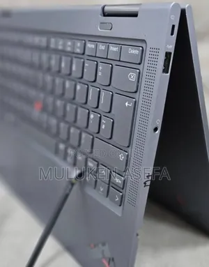 Photo - New Laptop Lenovo ThinkPad Yoga 32GB Intel Core I7 SSD 512GB