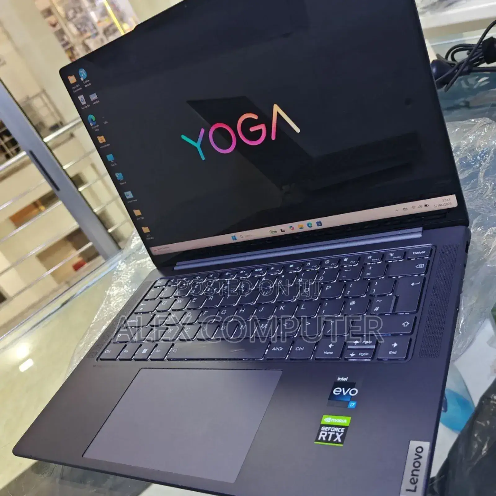New Laptop Lenovo Yoga 910 32GB Intel Core I7 SSD 1T