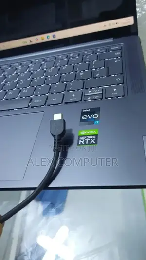 New Laptop Lenovo Yoga 910 32GB Intel Core I7 SSD 1T