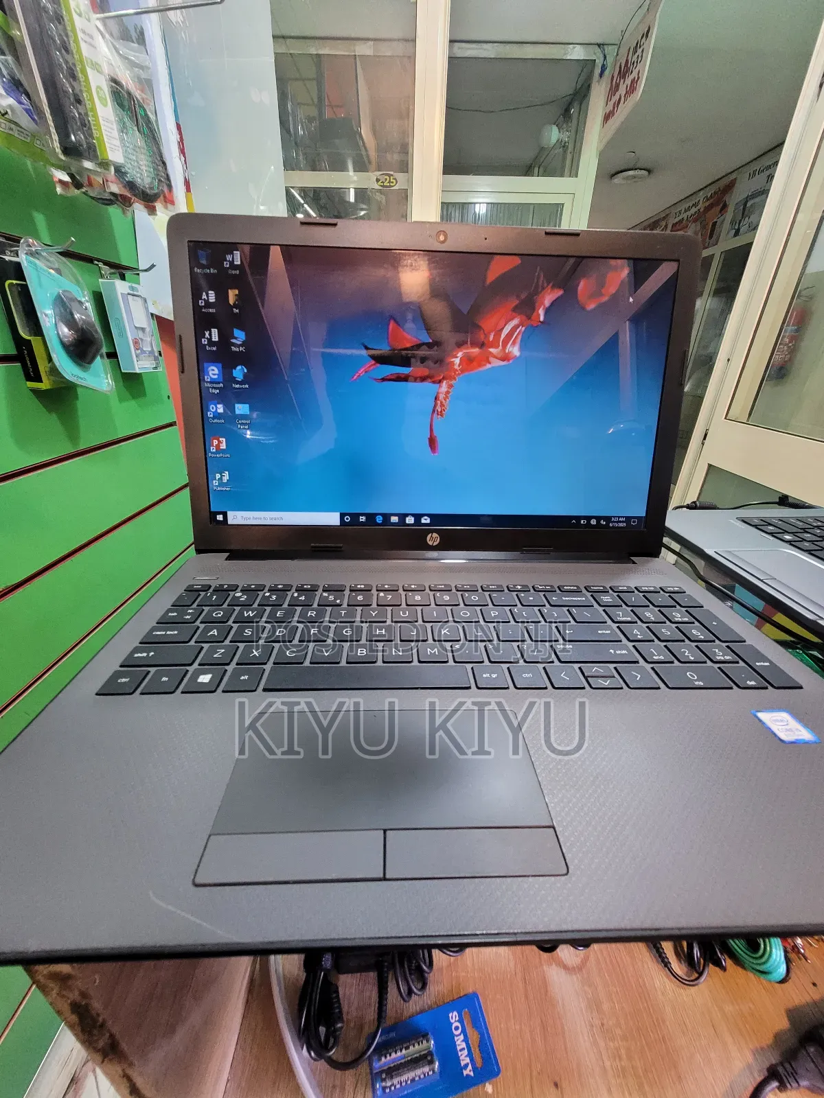 New Laptop HP 250 G7 8GB Intel Core I5 SSD 256GB