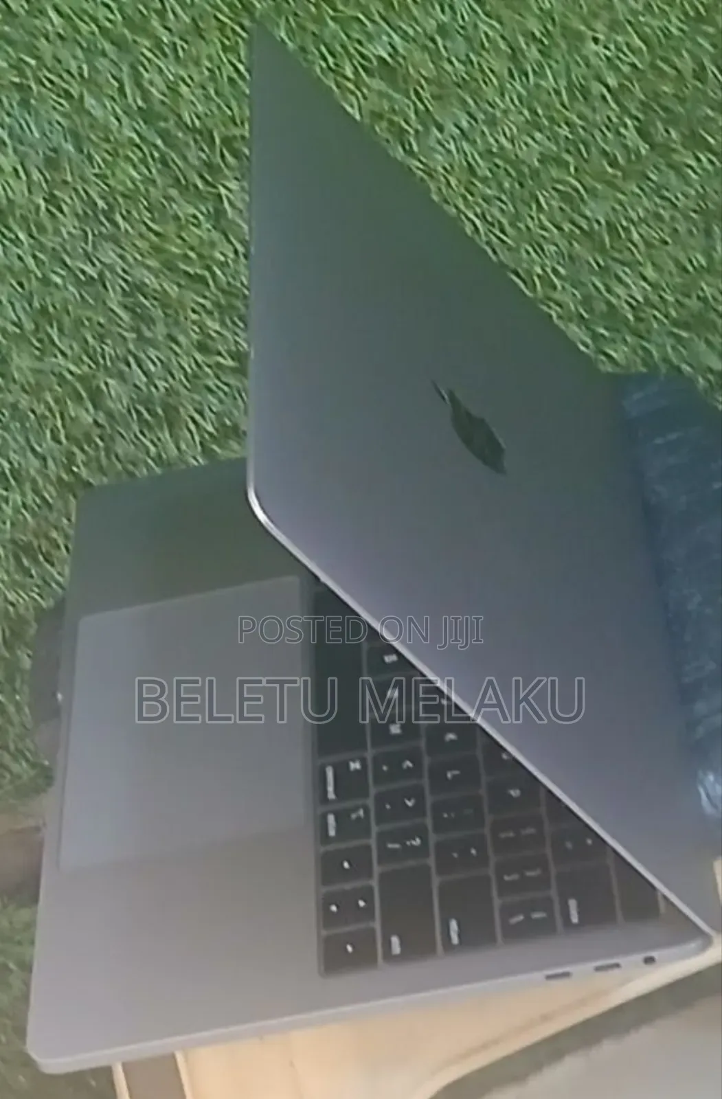 New Laptop Apple MacBook Pro 2019 8GB Intel Core I5 SSD 256GB