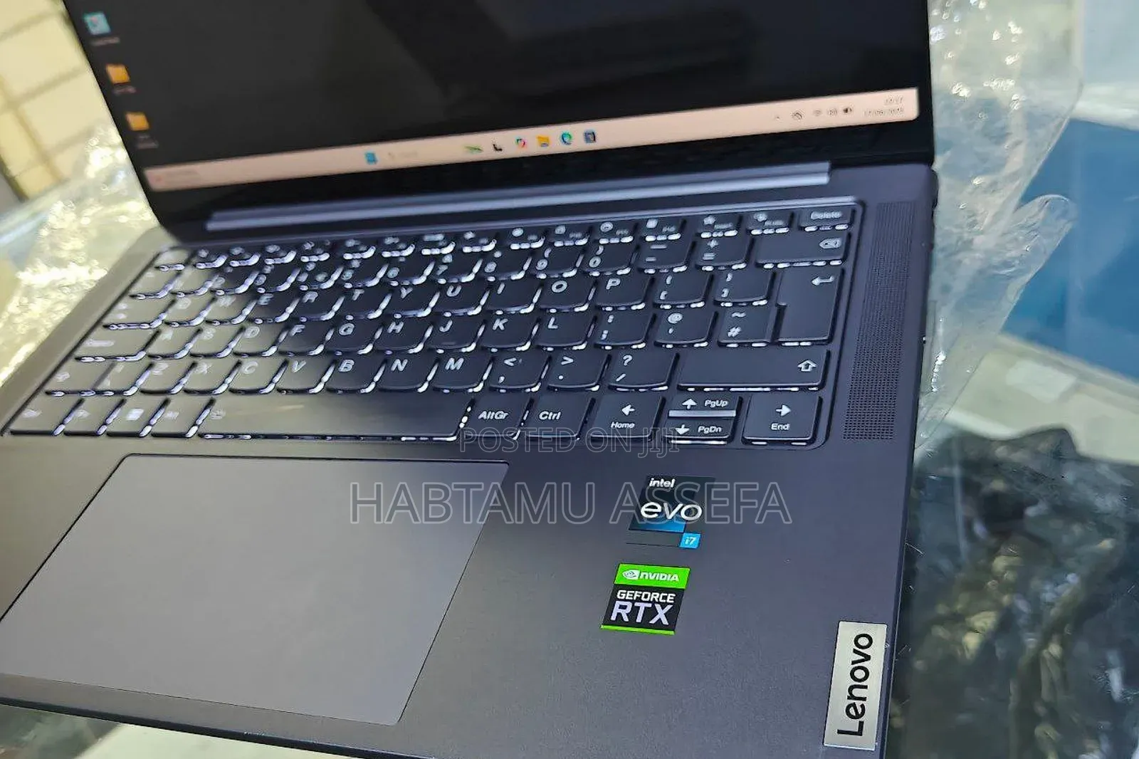 New Laptop Lenovo Yoga 700 32GB Intel Core I7 SSD 1T