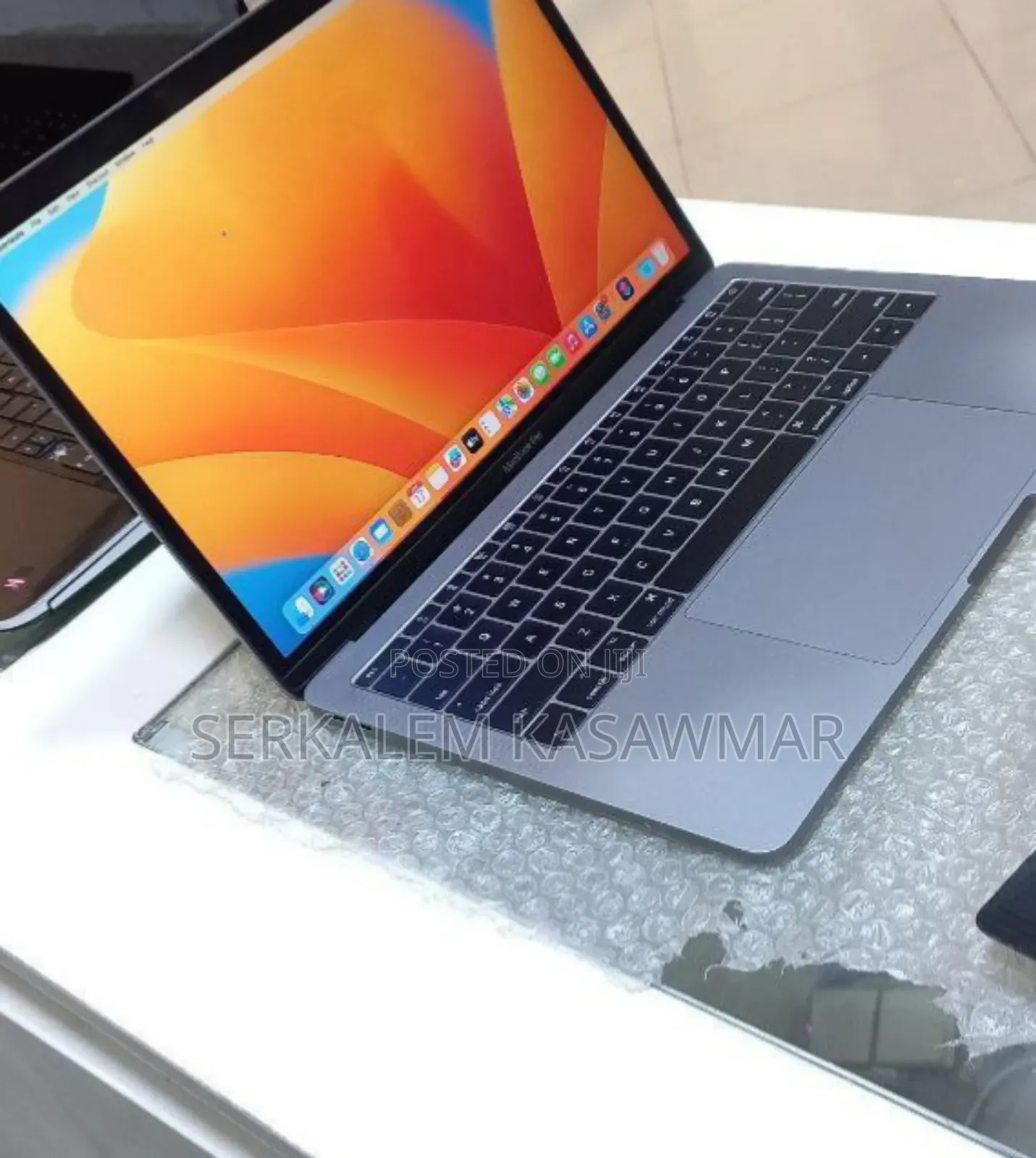 New Laptop Apple MacBook Pro 2017 16GB Intel Core I5 SSD 512GB