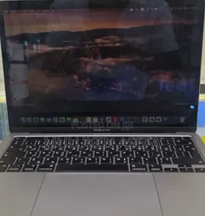 New Laptop Apple MacBook Pro M1 8GB Apple M1 SSD 256GB