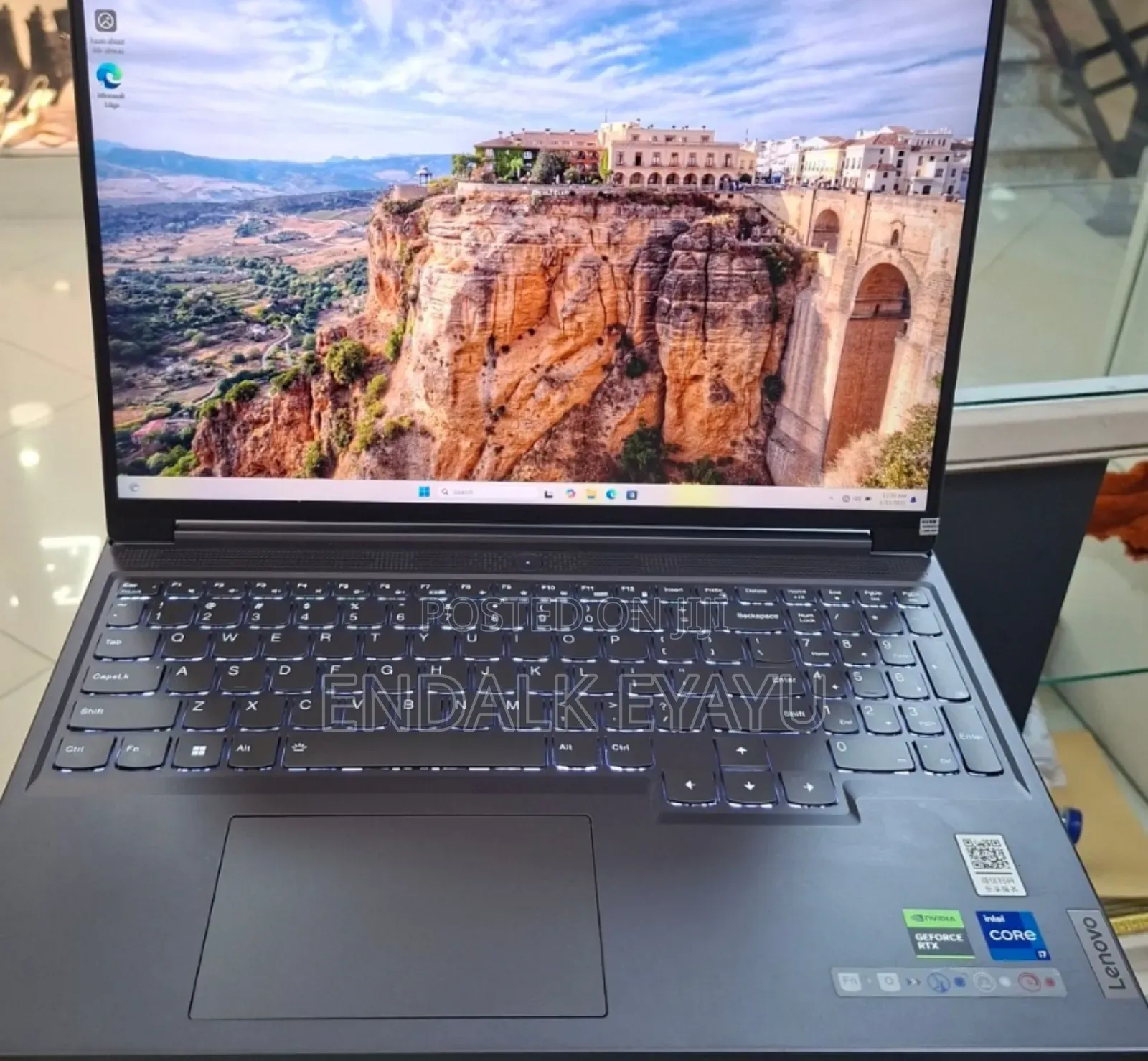 New Laptop Lenovo 16GB Intel Core I7 SSD 1T