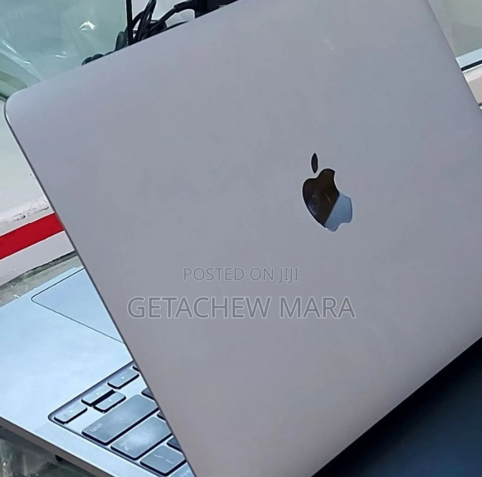 New Laptop Apple MacBook Pro M1 8GB Intel Core I9 SSD 256GB