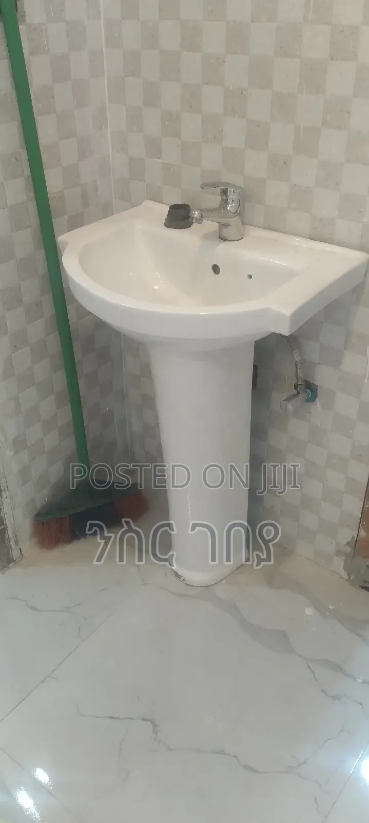 Furnished 3bdrm Condo in Ayat 49 40/60, Yeka for rent