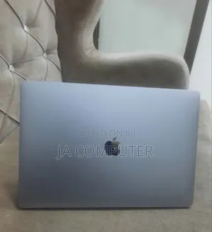 New Laptop Apple MacBook Pro 2017 16GB Intel Core I7 SSD 512GB