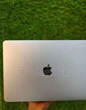 New Laptop Apple MacBook Pro 2020 M1 8GB Apple M1 Pro SSD 256GB