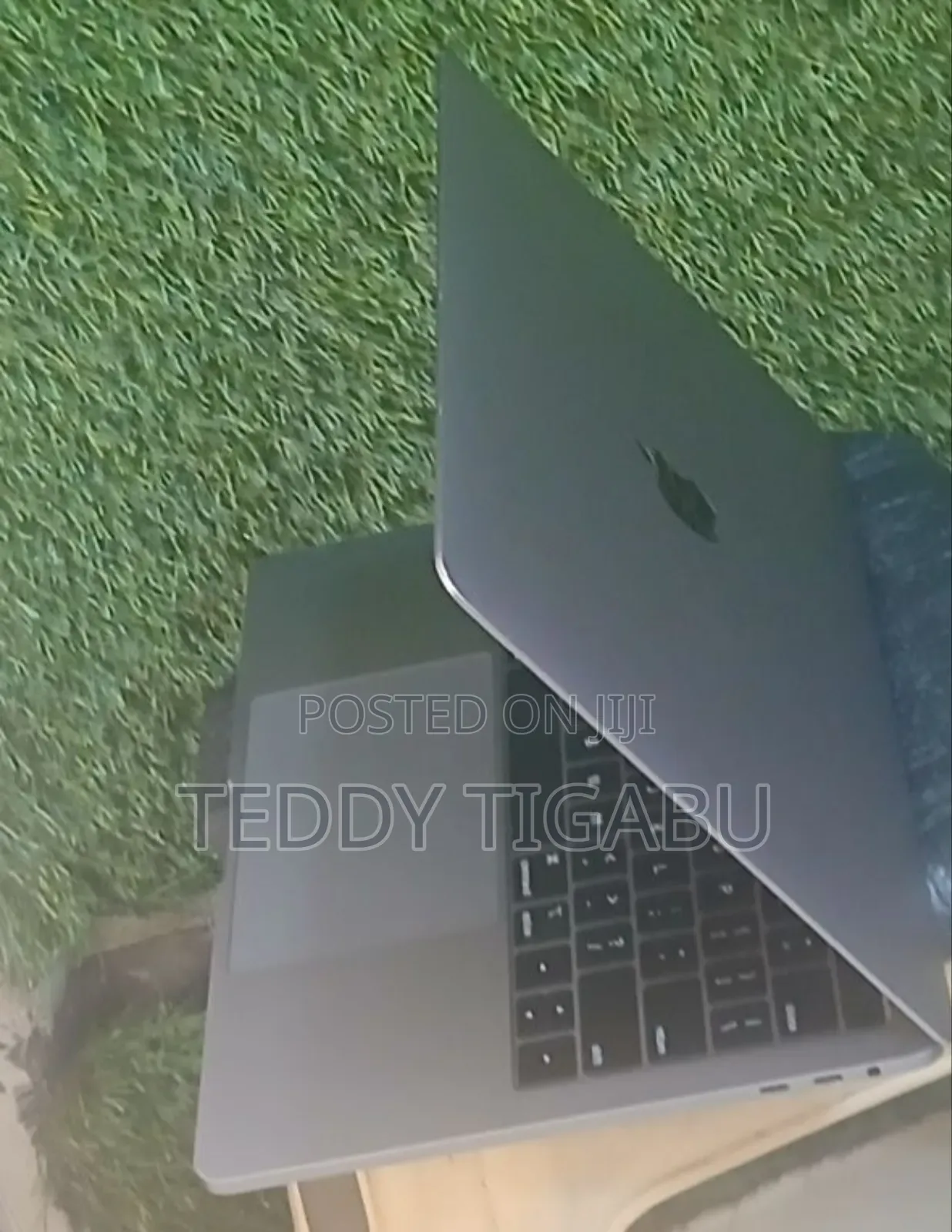 New Laptop Apple MacBook Pro 8GB Intel Core I5 SSD 256GB