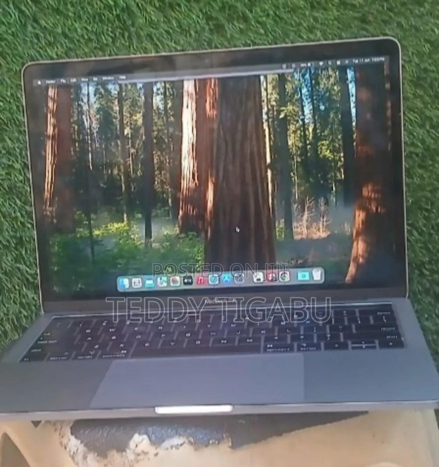New Laptop Apple MacBook Pro 8GB Intel Core I5 SSD 256GB