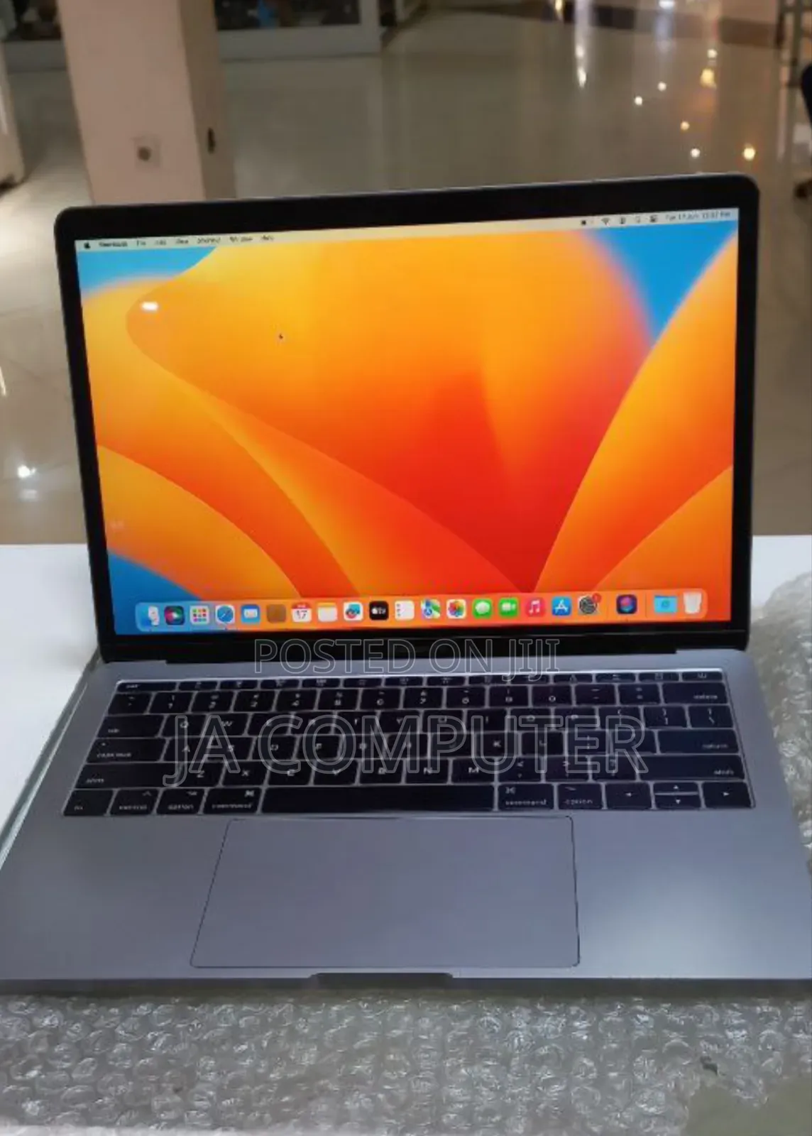 New Laptop Apple MacBook Pro 2017 16GB Intel Core I5 SSD 512GB