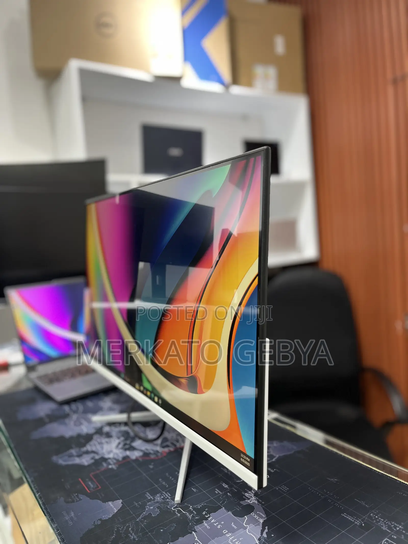 Monitor 27 Inch FHD Resolution