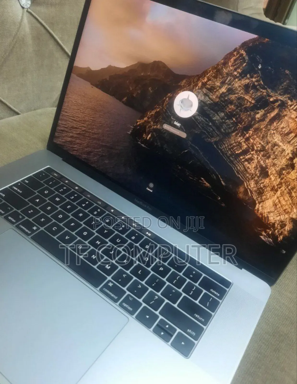New Laptop Apple MacBook Pro 2017 16GB Intel Core I7 SSD 512GB