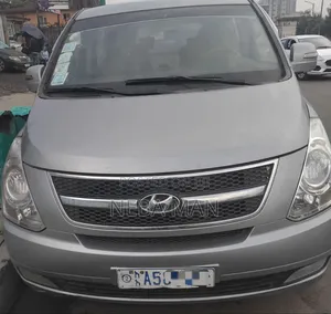 Photo - Hyundai Starex 2014 Silver