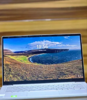 New Laptop Lenovo Yoga 710 8GB Intel Core I5 SSD 512GB